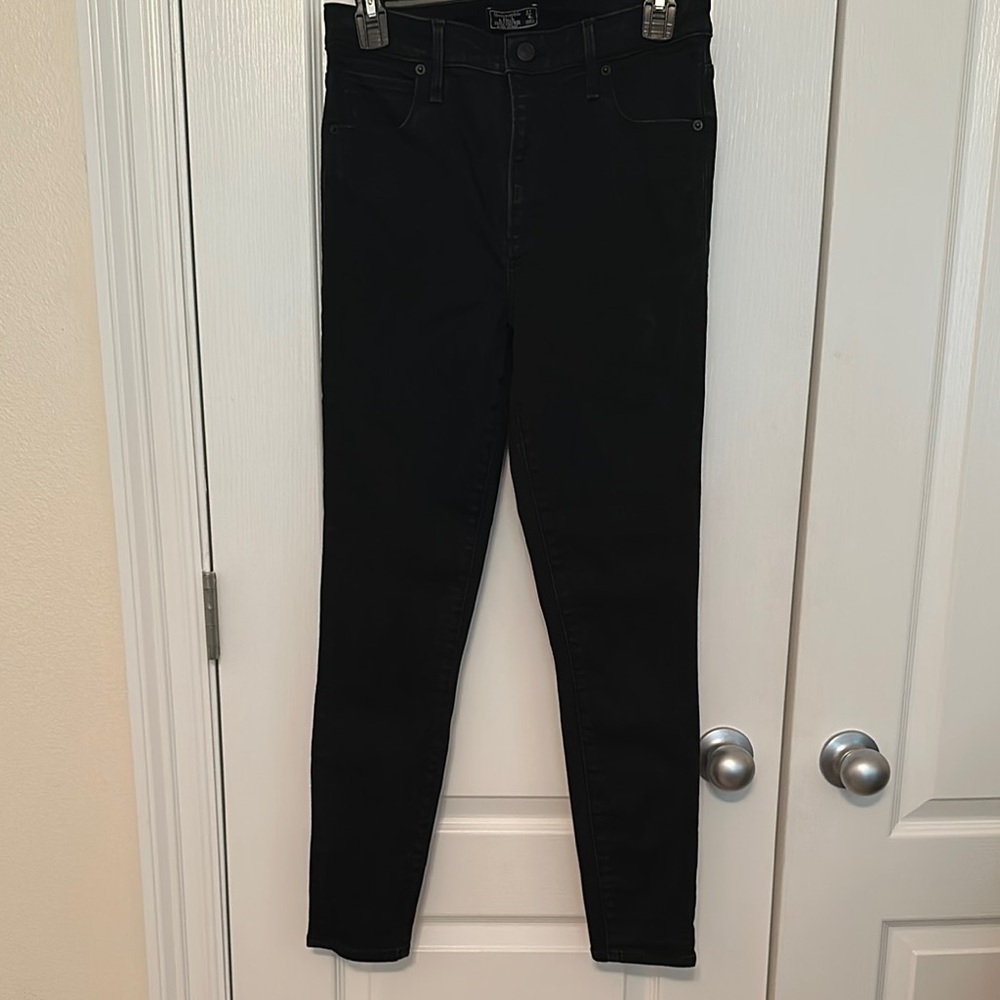 Abercrombie and Fitch high-rise jeans skinny fit. Size 27